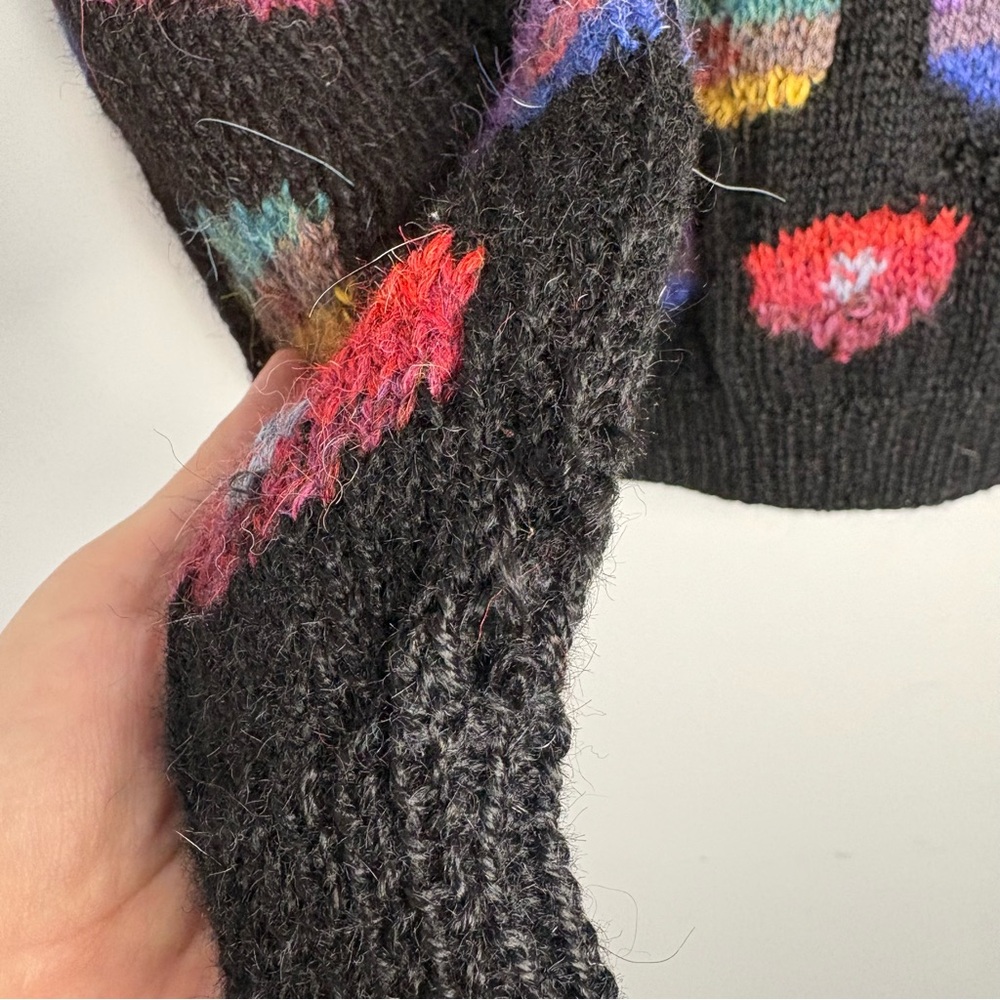 Vintage Peruvian Connection Sweater Womens Large Black Bright Floral *Flawed - Picture 8 of 15